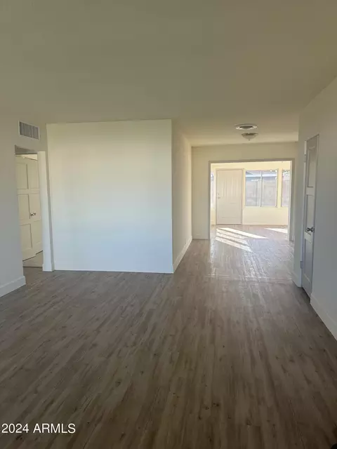 3231 E Monte Vista Rd, Phoenix, AZ 85008 photo 2