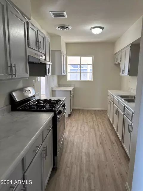 3231 E Monte Vista Rd, Phoenix, AZ 85008 photo 5