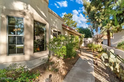 9420 W Morrow Dr, Peoria, AZ 85382
