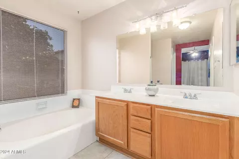 3002 E Topeka Dr, Phoenix, AZ 85050 photo 16