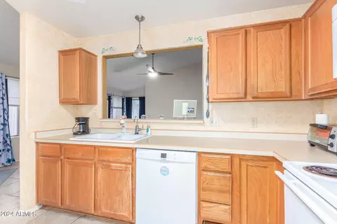 3002 E Topeka Dr, Phoenix, AZ 85050 photo 11