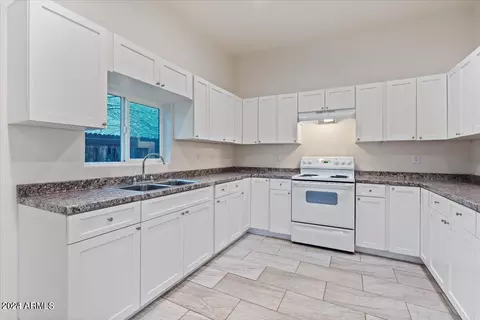 2233 E Sheridan St, Phoenix, AZ 85006 photo 9