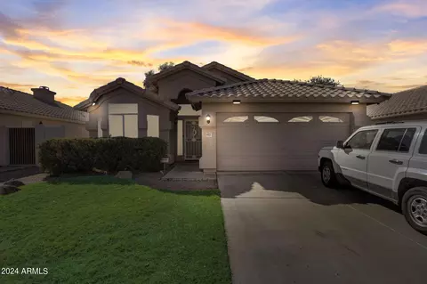 6233 W Blackhawk Dr, Glendale, AZ 85308