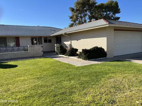 9705 W Long Hills Dr, Sun City, AZ 85351