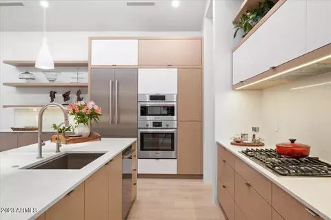 Kitchen - 3530 E Monterosa St, Phoenix, AZ 85018 photo 6 of 8