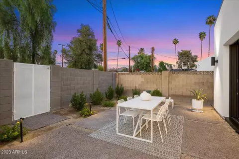 Exterior - 3530 E Monterosa St, Phoenix, AZ 85018 photo 8 of 10