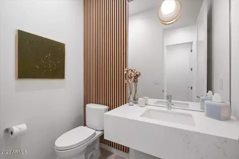 Bath - 3530 E Monterosa St, Phoenix, AZ 85018 photo 5 of 5