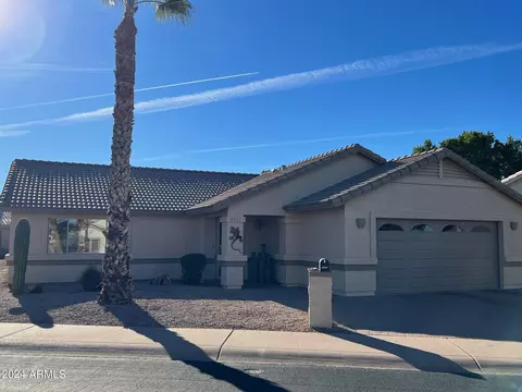 5755 E Leonora St, Mesa, AZ 85215