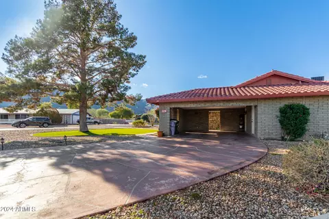 329 E Thunderbird Trl, Phoenix, AZ 85042 photo 2