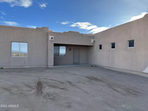 25127 W Peak View Rd, Wittmann, AZ 85361