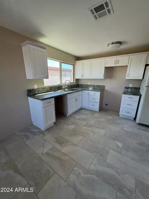 935 W Grace Ave, Pirtleville, AZ 85626 photo 2