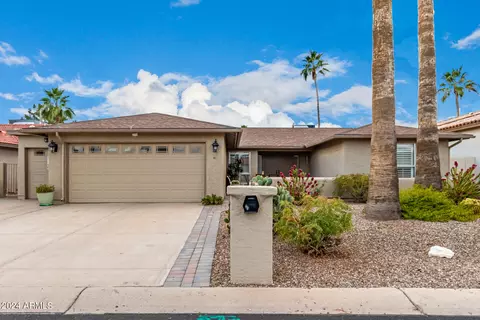 26014 S Foxglenn Dr, Sun Lakes, AZ 85248