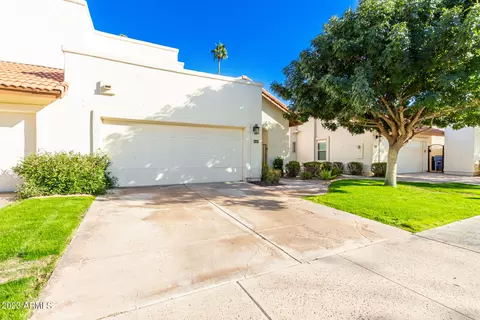 8907 S Heather Dr, Tempe, AZ 85284