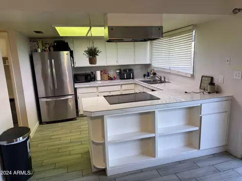 3309 W Echo Ln, Phoenix, AZ 85051 photo 3