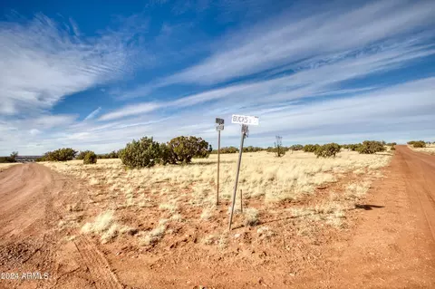 1 Nn N9034 -- #103, Concho, AZ 85924
