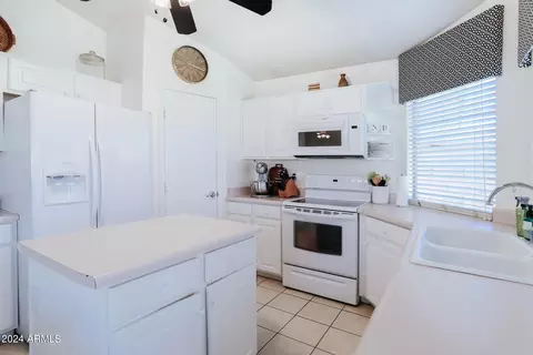 2054 E Catclaw St, Gilbert, AZ 85296 photo 9
