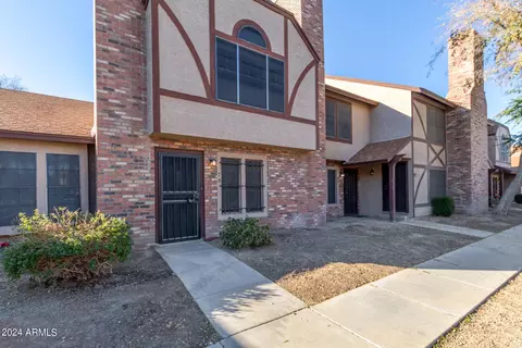 8111 W Wacker Rd #70, Peoria, AZ 85381