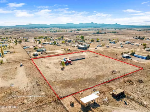 1730 W Lucille Ln, Paulden, AZ 86334