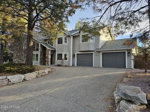 676 N Fox Hill Rd, Flagstaff, AZ 86004