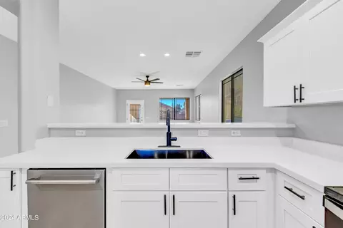 3551 E Calistoga Dr, Gilbert, AZ 85297 photo 9