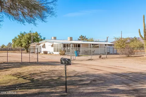 1368 N Plaza Dr, Apache Junction, AZ 85120