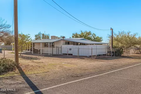 1368 N Plaza Dr, Apache Junction, AZ 85120 photo 2