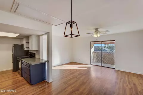 4211 E Palm Ln #221, Phoenix, AZ 85008