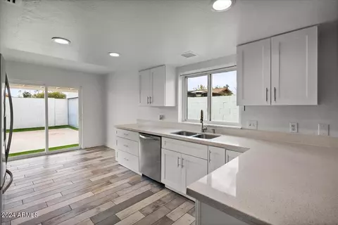 Kitchen - 2033 Edgewood Ave, Mesa, AZ 85204 photo 2 of 4