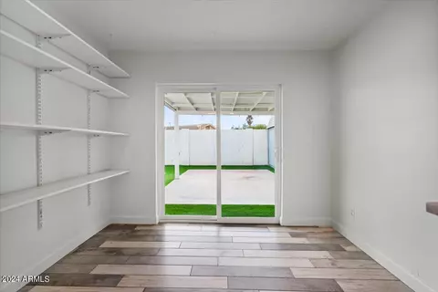 Entry Way - 2033 Edgewood Ave, Mesa, AZ 85204 photo 4 of 6