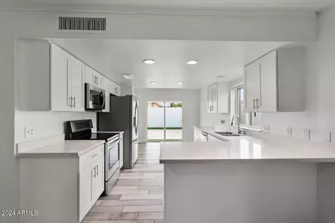 Kitchen - 2033 Edgewood Ave, Mesa, AZ 85204 photo 1 of 4