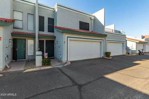 8718 N Shadow Ln, Peoria, AZ 85345