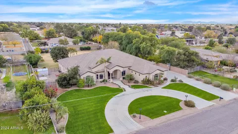 1737 S 141st Pl, Gilbert, AZ 85295 photo 2