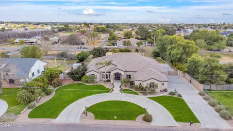 1737 S 141st Pl, Gilbert, AZ 85295 photo 4