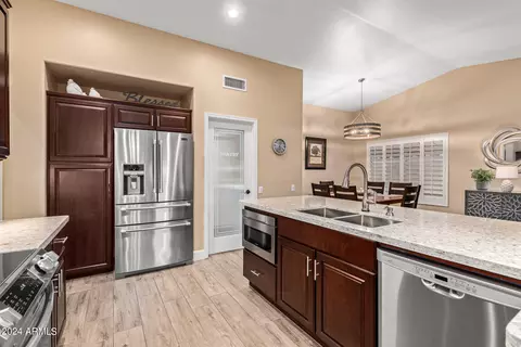 3356 E Tonto Ln, Phoenix, AZ 85050 photo 10