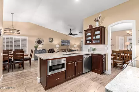 3356 E Tonto Ln, Phoenix, AZ 85050 photo 11