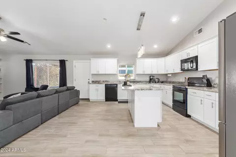 Kitchen - 3006 E Toledo Ct, Gilbert, AZ 85295 photo 3 of 7