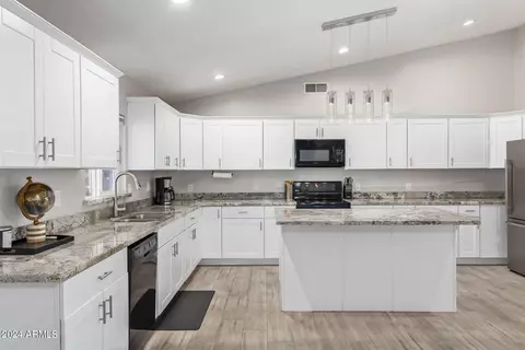 Kitchen - 3006 E Toledo Ct, Gilbert, AZ 85295 photo 6 of 7