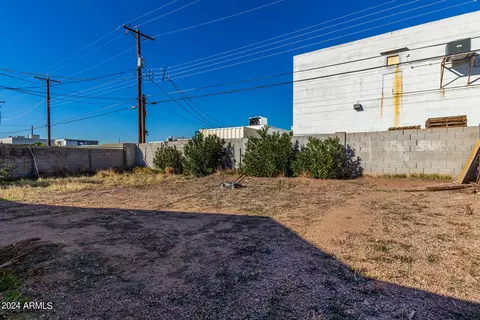 2424 E Amelia Ave, Phoenix, AZ 85016 photo 11