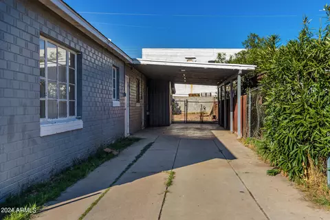 2424 E Amelia Ave, Phoenix, AZ 85016 photo 2