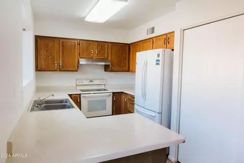 6254 E Fairfield St, Mesa, AZ 85205