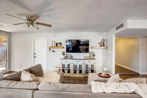 3236 E Windrose Dr, Phoenix, AZ 85032 photo 11