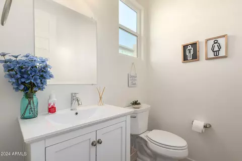 Bath - 1555 E Ocotillo Rd #17, Phoenix, AZ 85014 photo 1 of 6