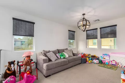 Living - 1555 E Ocotillo Rd #17, Phoenix, AZ 85014 photo 5 of 6