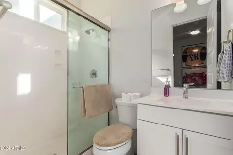 Bath - 1555 E Ocotillo Rd #17, Phoenix, AZ 85014 photo 6 of 6