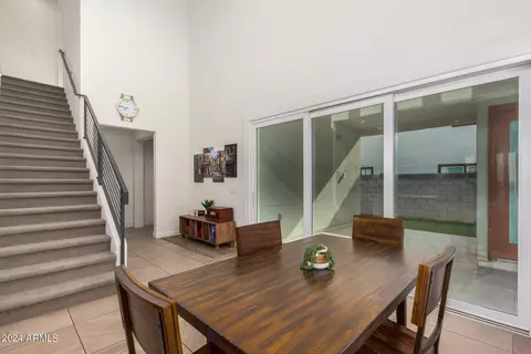 Dining - 1555 E Ocotillo Rd #17, Phoenix, AZ 85014 photo 1 of 2