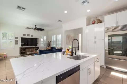 Kitchen - 1555 E Ocotillo Rd #17, Phoenix, AZ 85014 photo 4 of 6
