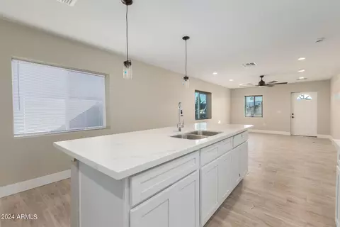 2538 E Broadway Rd, Phoenix, AZ 85040 photo 12