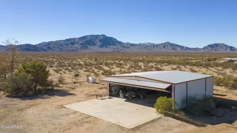 51648 W Pete Rd, Aguila, AZ 85320