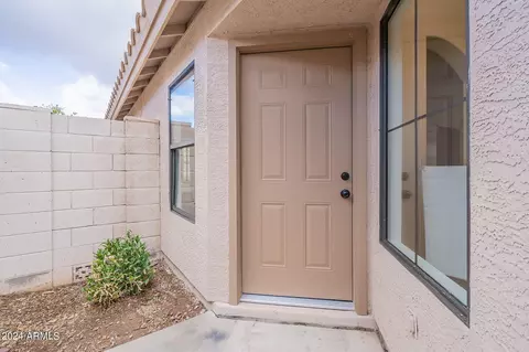 3304 E Blackhawk Dr, Phoenix, AZ 85050 photo 6