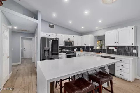 821 E Hondo Ave, Apache Junction, AZ 85119 photo 12
